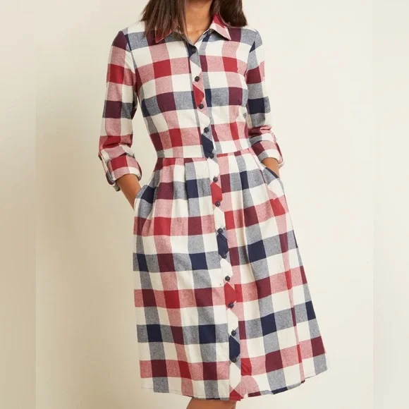 ModCloth Plaid Shirt Dress Medium | Button Front Fit & Flare Pockets Red Blue - Picture 2 of 10